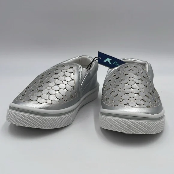 NWT KomfortMe Casual Silver Sneakers size 9 - Picture 2 of 8